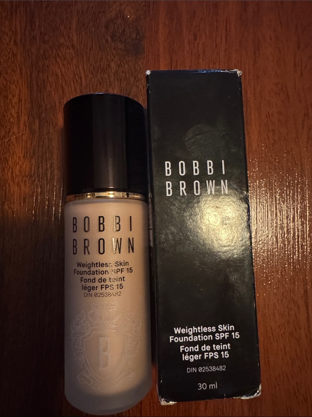 Bobbi Brown Weightless Skin Foundation SPF15 Cool Beige